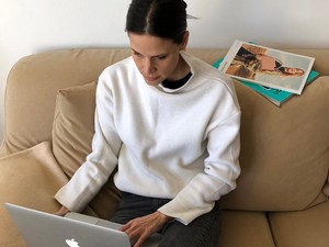 Egy igazi otthonról-dolgozós szettet mutat be ma Bertoty Eszter, lakberendező