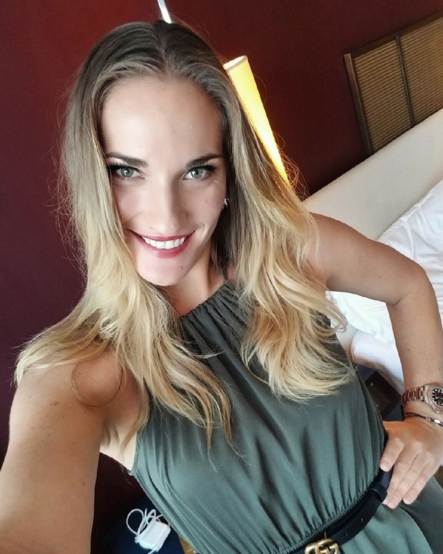 Soha nem látott fotók Babos Timi telefonjából