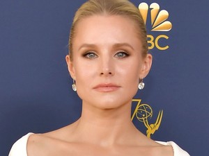 Kristen Bell annyira, de annyira jól néz ki ebben a szettben!