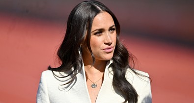 Mutatjuk a ruhát, amivel Meghan Markle magára haragította a palotát: Harry herceg felesége jóval merészebb darabban jelent meg a megengedettnél