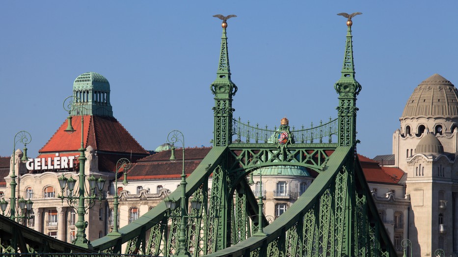 A Bolygóbarát Budapest séta a Gellért Hotel elől indul, de igazán izgalmas, a tömegek elől rejtett helyekre is elvezet