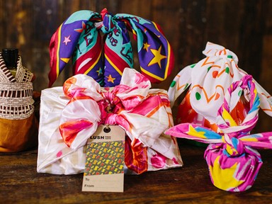 Idén karácsonykor te is így csomagolsz majd! Cseréld le a papírt és a műanyagot!