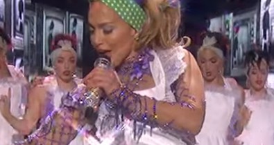 Jennifer Lopez a legszexibb háziasszony