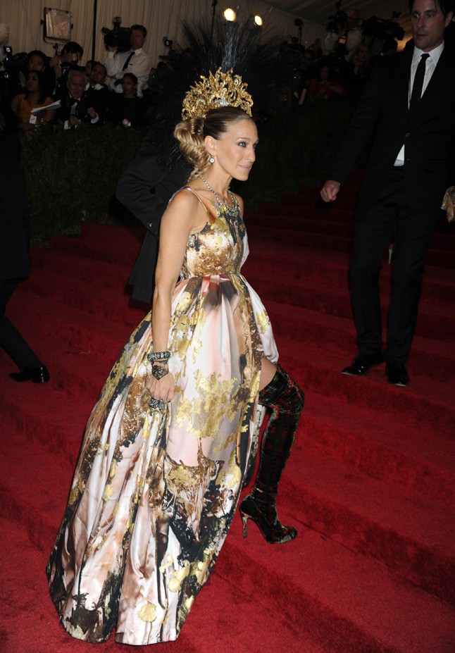 Sarah Jessica Parker tartja vele a lépést, a punk tematika egyáltalán nem illet hozzá