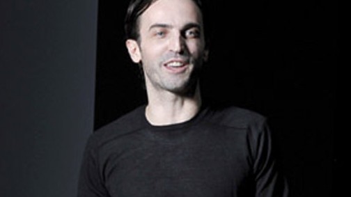 Sokat beszélt, beperelték a divattervezőt