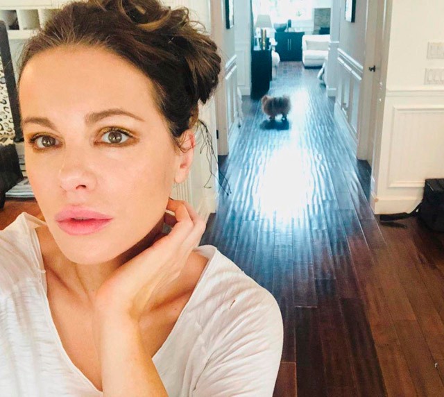 Kate Beckinsale háza előtt hagytak valamit, aminek nagyon nem örült a sztár