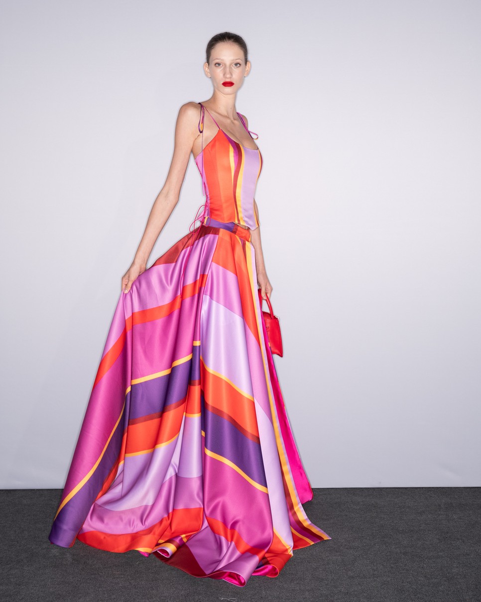 Varga Viktória új kollekciójában az andalúz naplemente varázslatos színei elevenednek meg