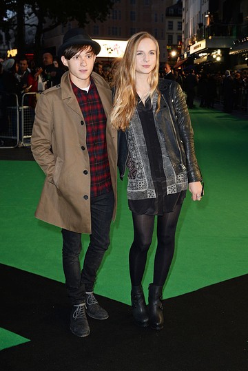 Tom Holland és Elle Lotherington csupán egyetlen nyilvános eseményen jelentek meg együtt. 2015-ben, Ed Sheeran koncertfilmjének londoni világpremierjén csípték el őket a fotósok.