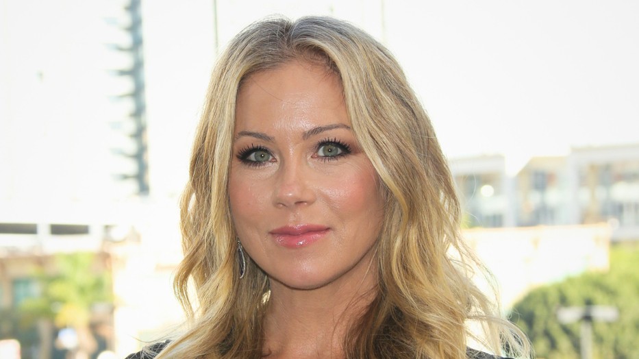 Christina Applegate könnyek között vallott arról, hogy még az orvosai sem tudják, pontosan mi a baja