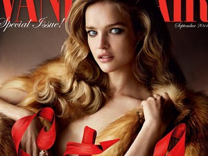 Szülés után: egy szál bundában pózol az orosz ikon