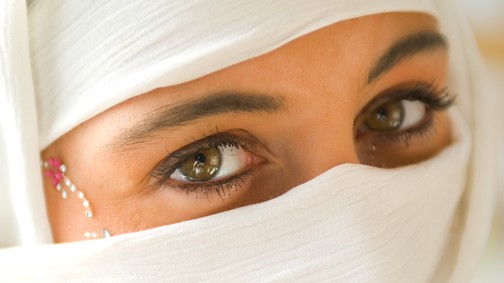 Eltakart női arcok – Mi várható Afganisztánban a tálib hatalomátvétel után? 