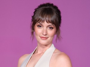 A Gossip Girl sztárja, Leighton Meester vörösre festette a haját, a végeredmény valami álomszép lett