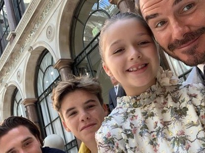A Beckham-család apraja-nagyja már megint Victoria Beckham divatbemutatójának a legnagyobb szenzációja volt