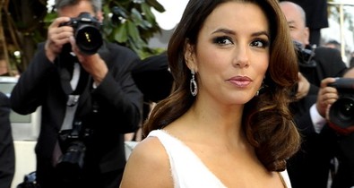 Dekoltázzsal erősített Eva Longoria