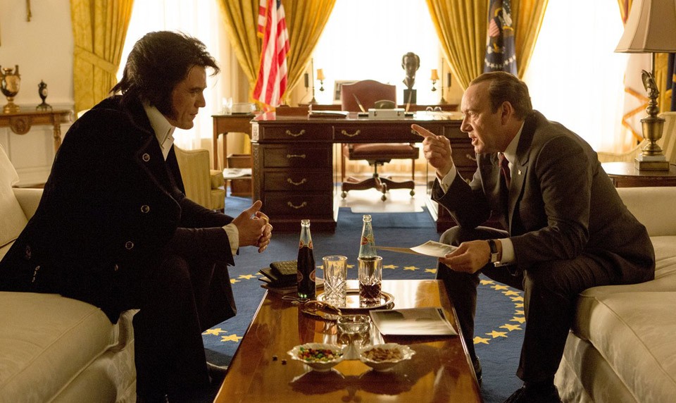  Michael Shannon mint Elvis, és Kevin Spacey, mint Nixon