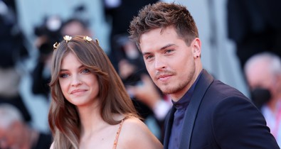 Videón, ahogy Palvin Barbara férje magyarul beszél: Dylan Sprouse már ennyire ügyesen boldogul a nyelvünkkel, imádja az országot is