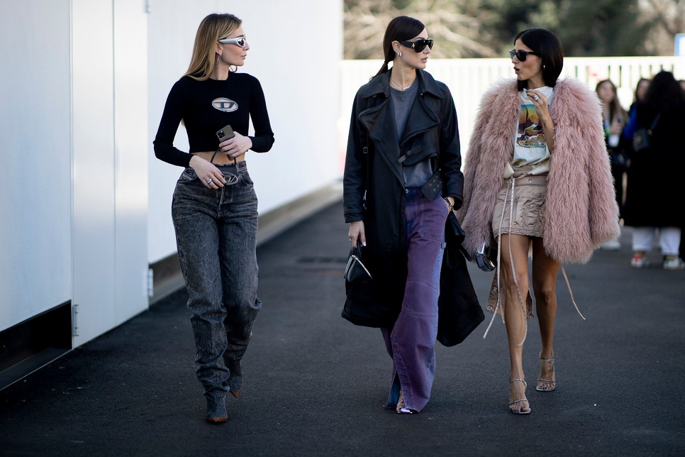 Hogyan alakították át az influenszerek a közösségi médiában a divatot?