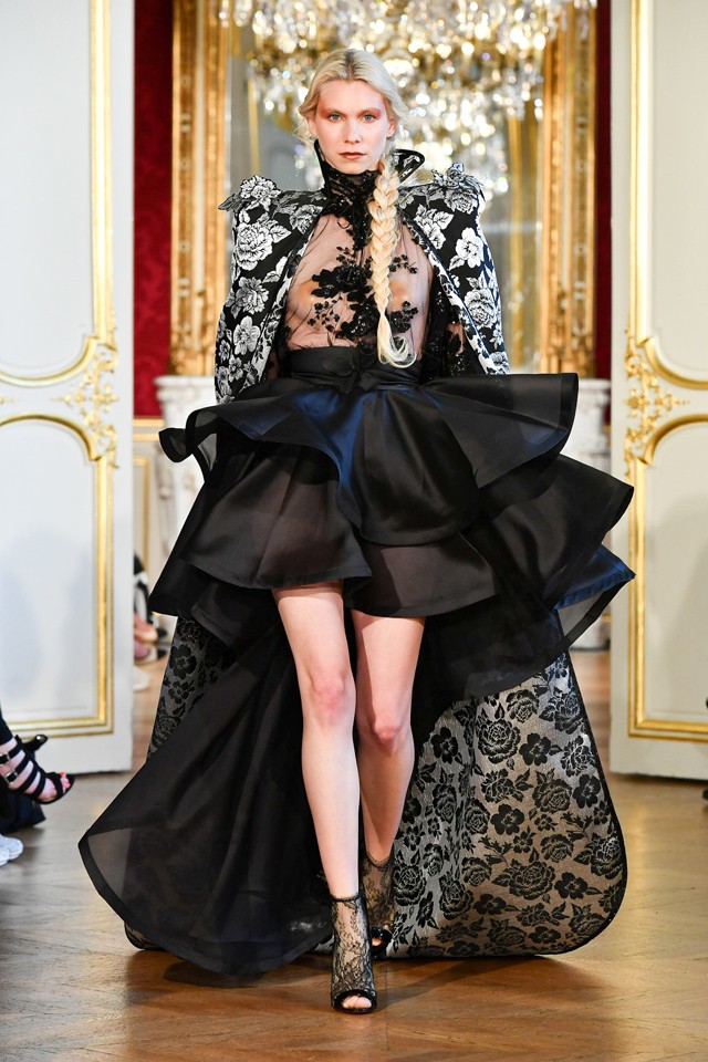 Egyedüli magyar tervezőként vett részt a párizsi Haute Couture Fashion Week-en és ruhái mindenkit lenyűgöztek