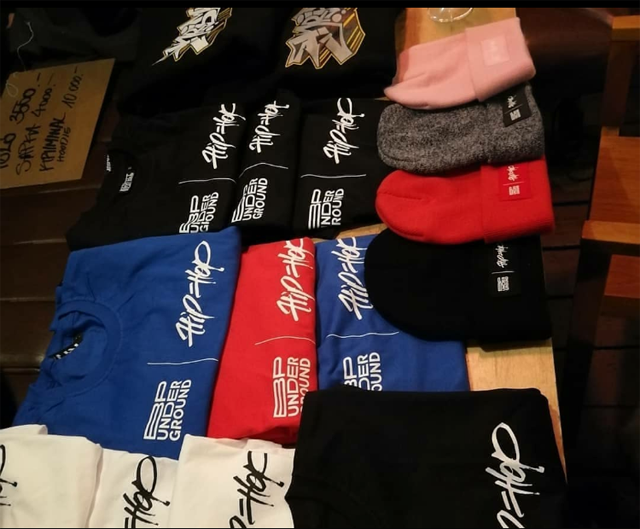 Turán Eszter mai szettjének minden egyes darabja külön történetet hordoz