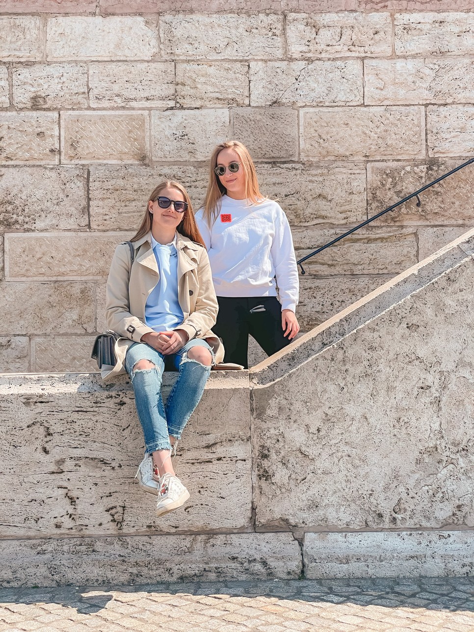 QR kód a ruhákon? Ez a módszer segíti a Z generációt a kapcsolatépítésben. 