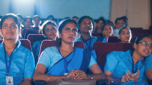 A Minden, ami fénynek tűnik bizonyíték, hogy a nők ugyanarra vágynak - kontinenstől és kultúrától függetlenül
