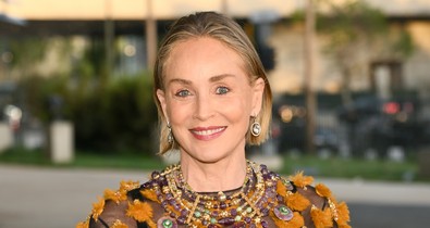 Retus és filterek nélkül mutatta meg magát bikiniben a 68 éves Sharon Stone, imádjuk bátorságáért