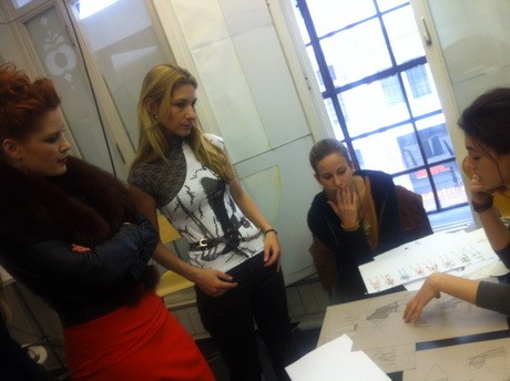 Orosz Barbara a TV2 Tűsarok című műsorának házigazdája is érdeklődve hallgatta a pályázókat