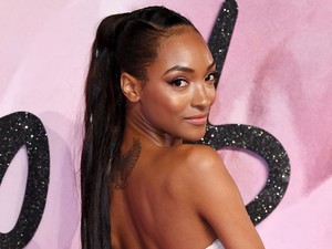 Ha mellbőségeddel akarsz villogni, vegyél példát a topmodellről