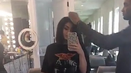 Kylie Jenner levágta az összes haját!