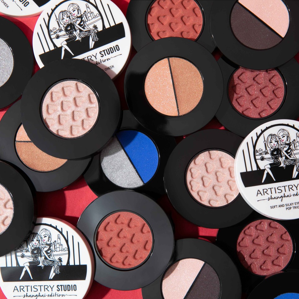 Shanghai Edition selyemfényű szem- és arcpirosító trió ARTISTRY 12200 Ft