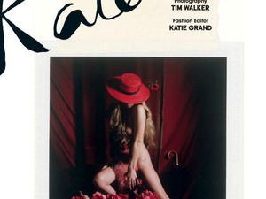 Kivirágzott Kate Moss ágyéka