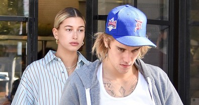 Hailey Baldwin egy szál túlméretezett ingben flangál Justin Bieberrel