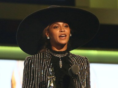 Diszkókirály drogbárónak öltözött Beyoncé, és stílusikon lett