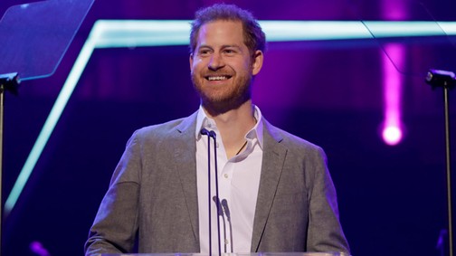 Ilyet nem láttál: Harry herceg Mikulás-jelmezben