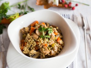 Gyors egytálételt keresel? Itt a gerslis-csirke