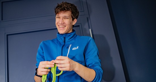 Nem tiktokozik, régi kötelekből épít márkát, pedig még csak 17 éves: Péteri Zsombor és a Clmb sztori