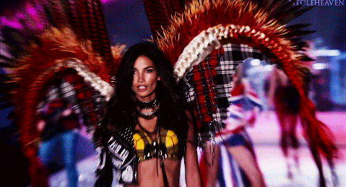 Lily Aldridge, minden távolságból elragadó