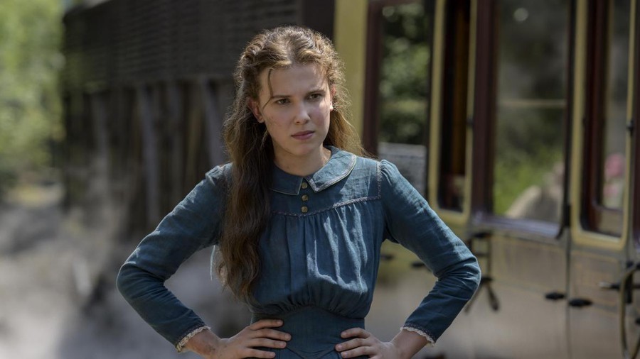 Enola Holmes - Számtalan Sherlock Holmes-os történetet láttunk már, de a kishúgát akcióban még sosem, de főleg nem így, hogy a zseniális Millie Bobby Brown kelti életre!