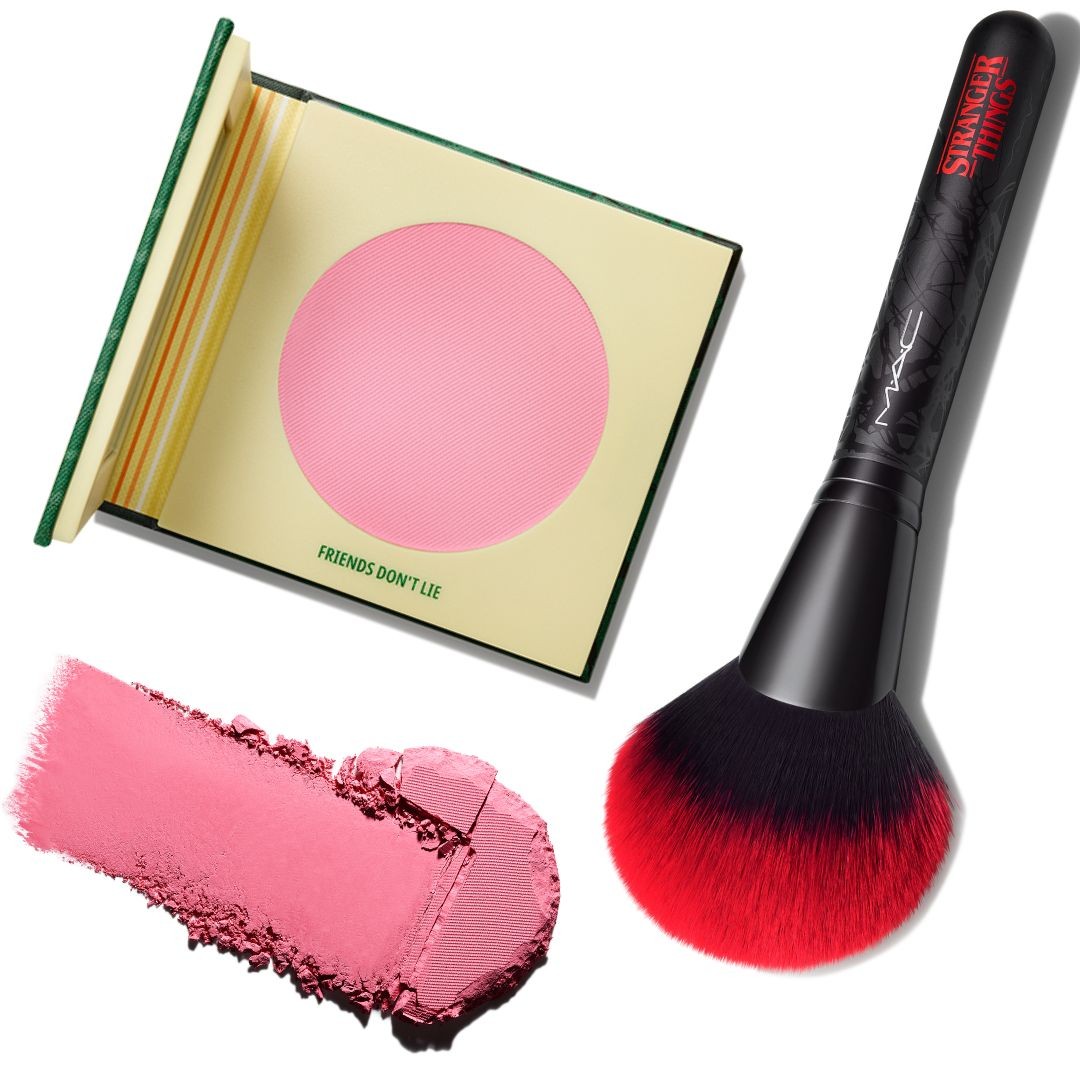 Ha az üde, babás, rózsaszínes árnyalatokat kedveled magadon, a Freinds Don’t Lie névre keresztelt darab lesz a kedvenced. Vidd fel az orcákra, és dolgozd el szépen a halántékodig és a szemöldökcsontodig – stílusosan egy Stranger Things ecsettel. - Pirosító (Friends Don't Lie) MAC 8400 Ft, Szintetikus arcecset (140) MAC 15 700 Ft