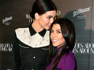 A Kardashianok beragadtak a hóba kocsijukkal, videó is készült a nagy elakadásról