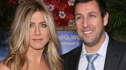 Jennifer Aniston és Adam Sandler meglátogatta a Clooney családot Olaszországban
