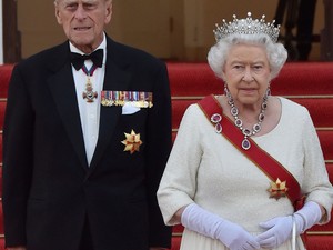 Erzsébet királynő és Fülöp herceg 70. házassági évfordulójukra készülnek! Íme az ünnepi fotó!