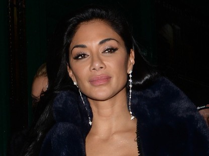 Te bulizni se mernél elmenni benne, Nicole Scherzinger az utcán flangál benne