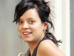 Miss Szivárvány! Lily Allen ötven árnyalata