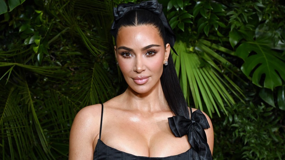 Kim Kardashian merész kreációban érkezett Velencébe