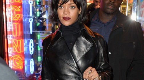 Rihanna ismét frizurát váltott