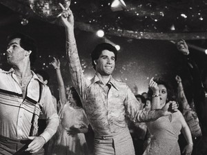 John Travolta mozgása még mindig zseniális, Cannes-ban bulizott 50 Centtel