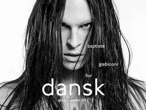 Bevadult a Chanel-fiú!