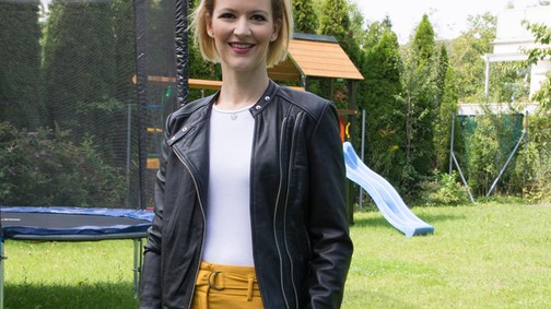 Élénk színek a szürke napokra Szabó Jucus gardróbjából!