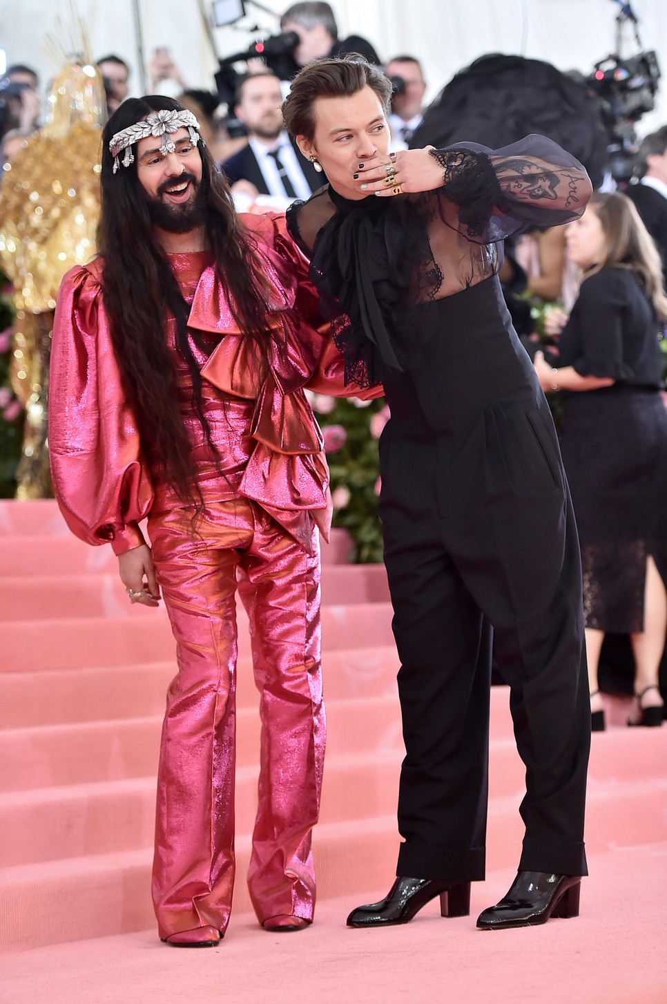 Harry Styles és Alessandro Michele a 2019-es Met-gálán